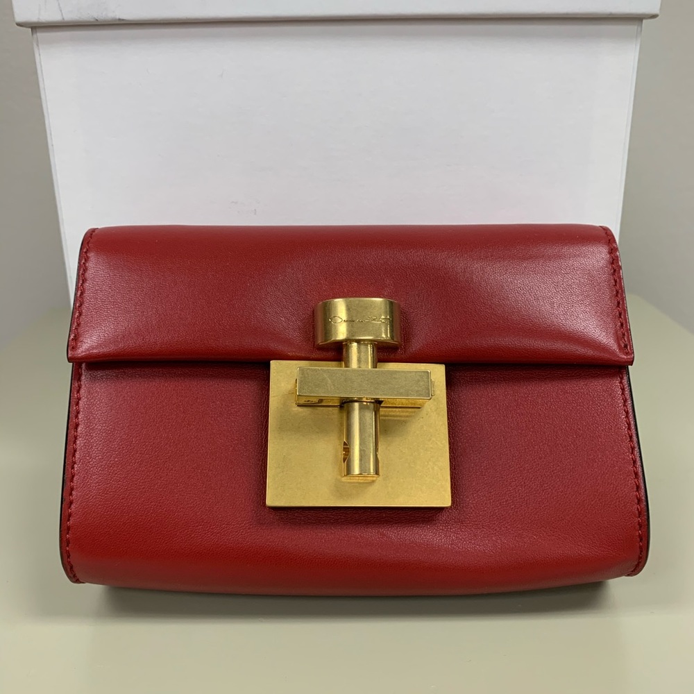 Oscar de la Renta Red Clutch - Picture 2 of 7